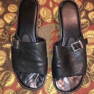 Aerosoles Black Sandal With Buckle and Heel